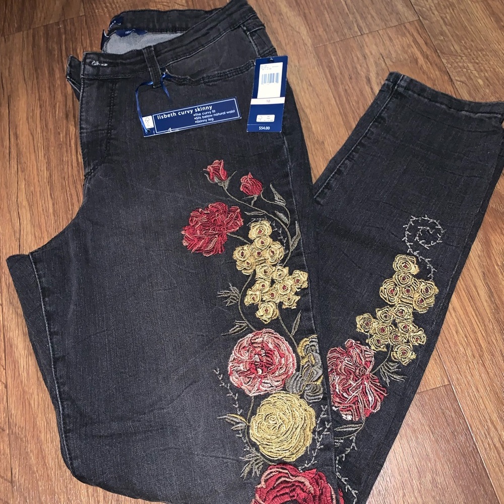 NWT embroidered black jeans